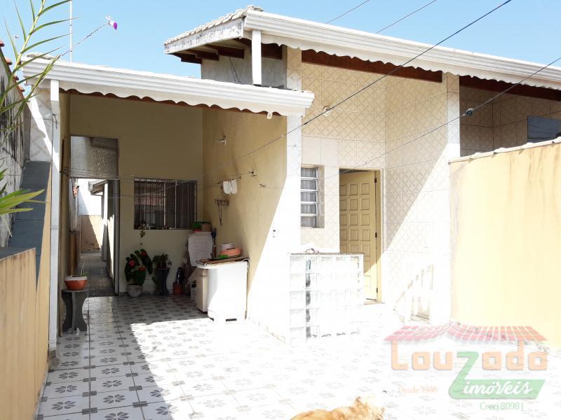 Casa à venda com 2 quartos, 72m² - Foto 1