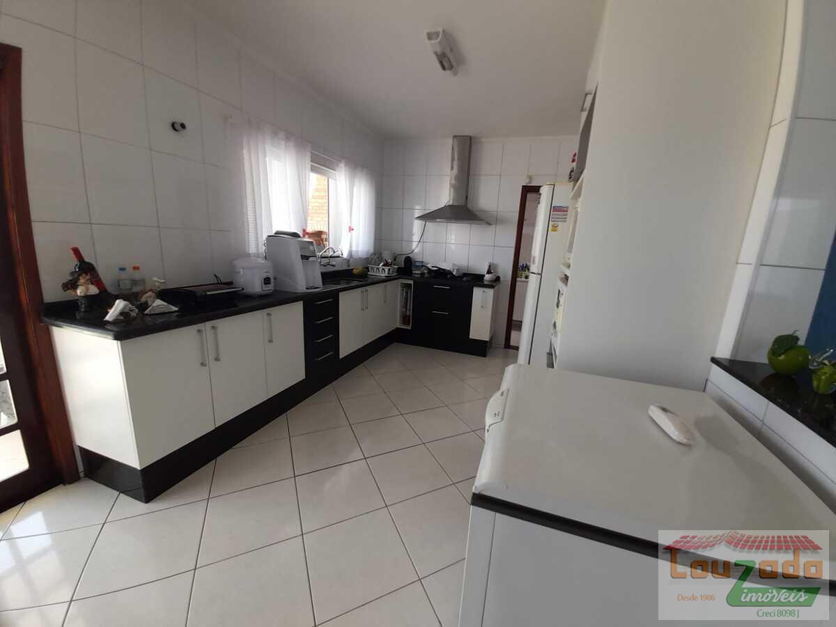 Sobrado, 3 quartos, 223 m² - Foto 4