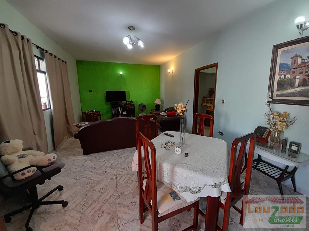 Casa, 3 quartos, 227 m² - Foto 2