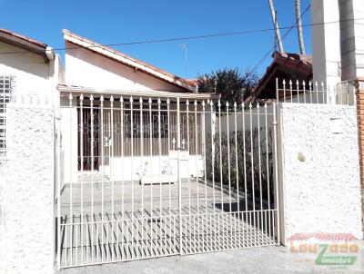 Casa para Venda, em Peruíbe, bairro Centro, 2 dormitórios, 2 banheiros, 1 suíte, 1 vaga